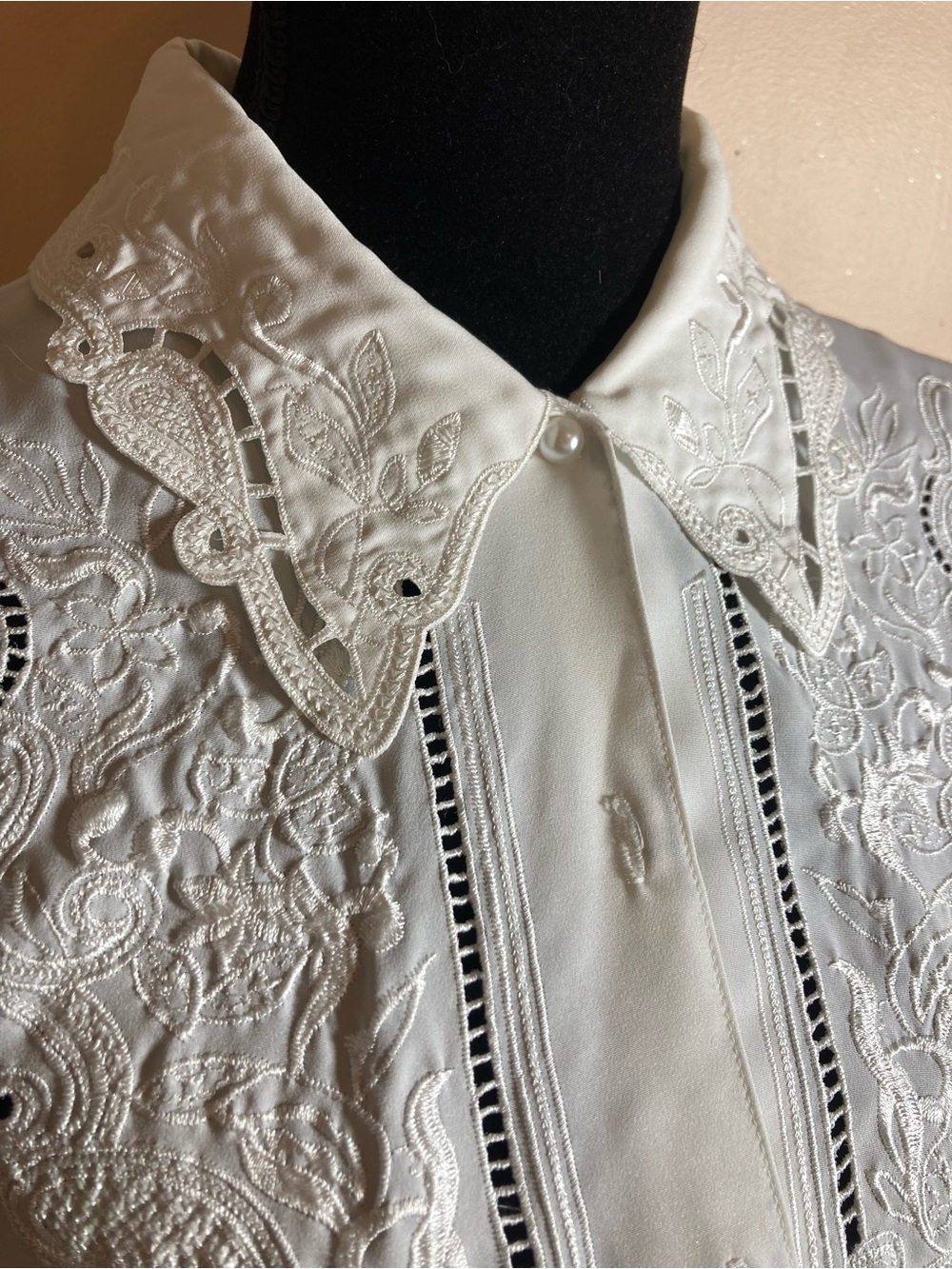 Women's White Embroidered Lace-Trim Shirt